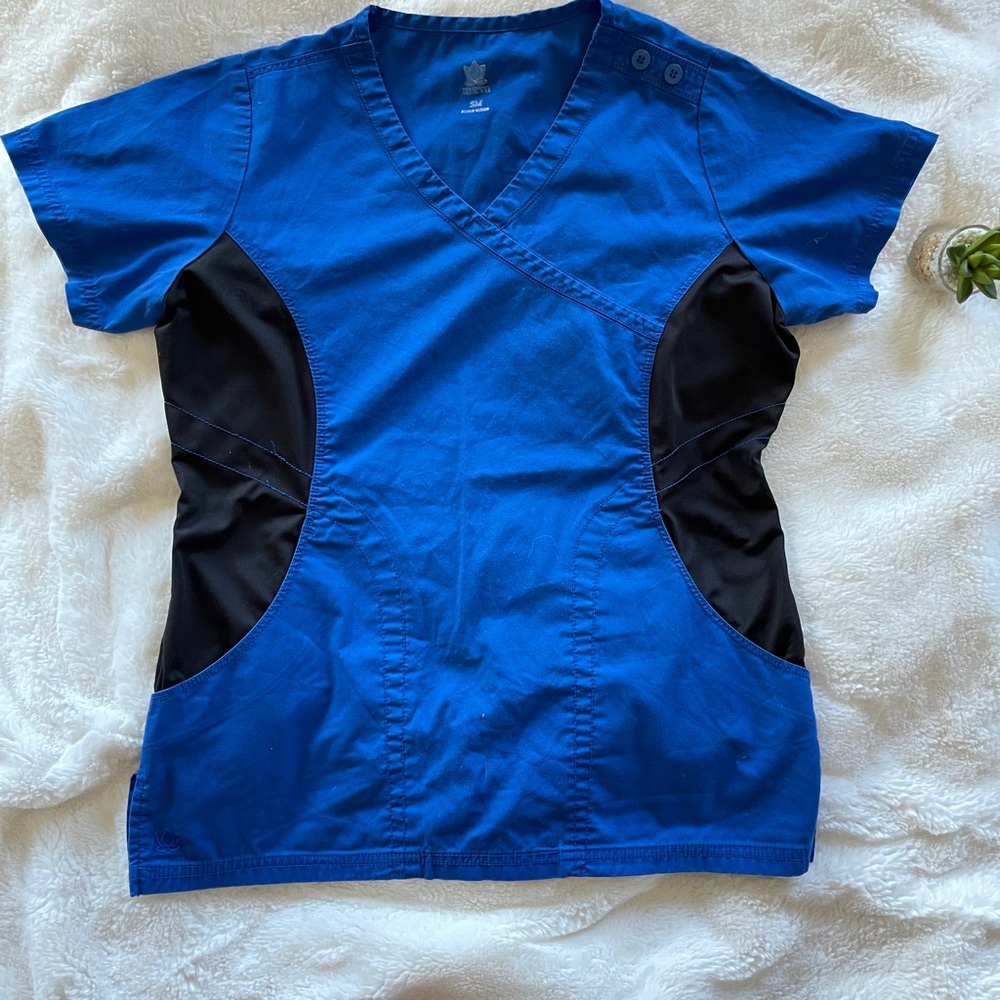 Maevn Scrub top